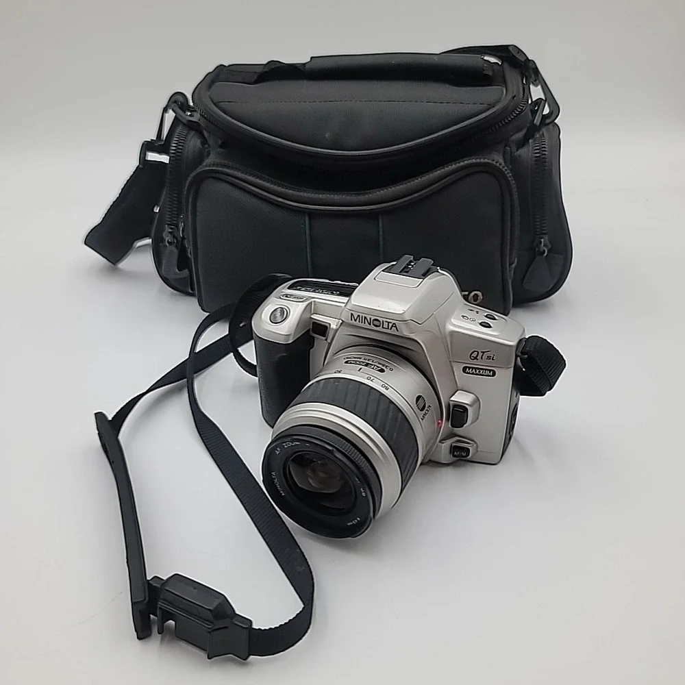 Minolta Maxxum QT Si 35mm Film + 35-80mm AF Zoom Lens‎ (UNTESTED)